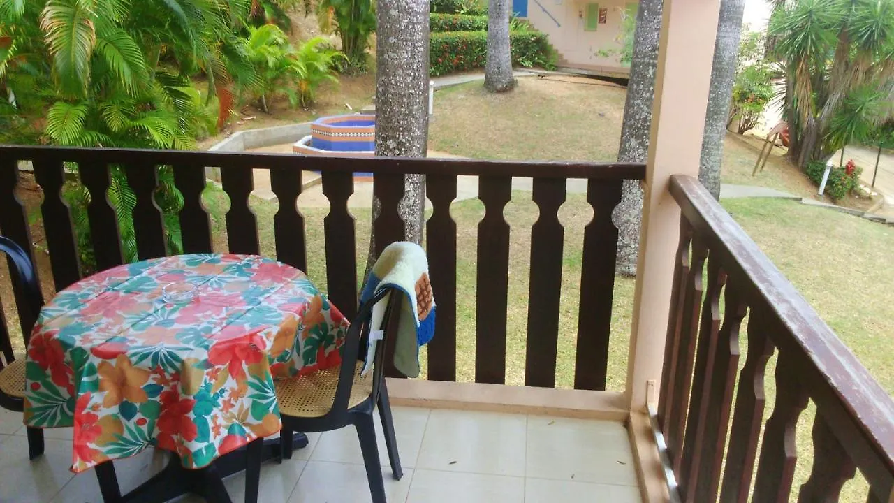 Apartment Appartement Cosy A Sainte Anne 35 M² Avec Jardin