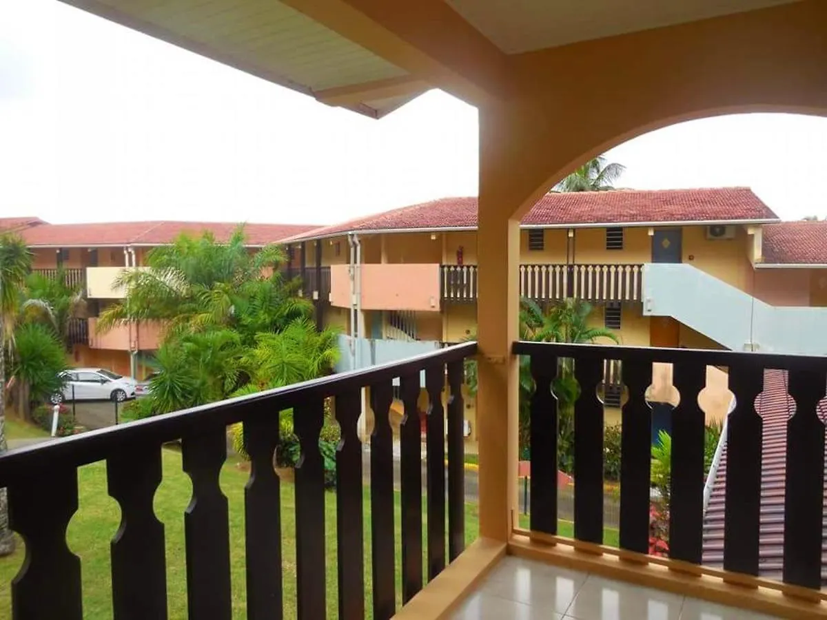 Appartement Cosy A Sainte Anne 35 M² Avec Jardin